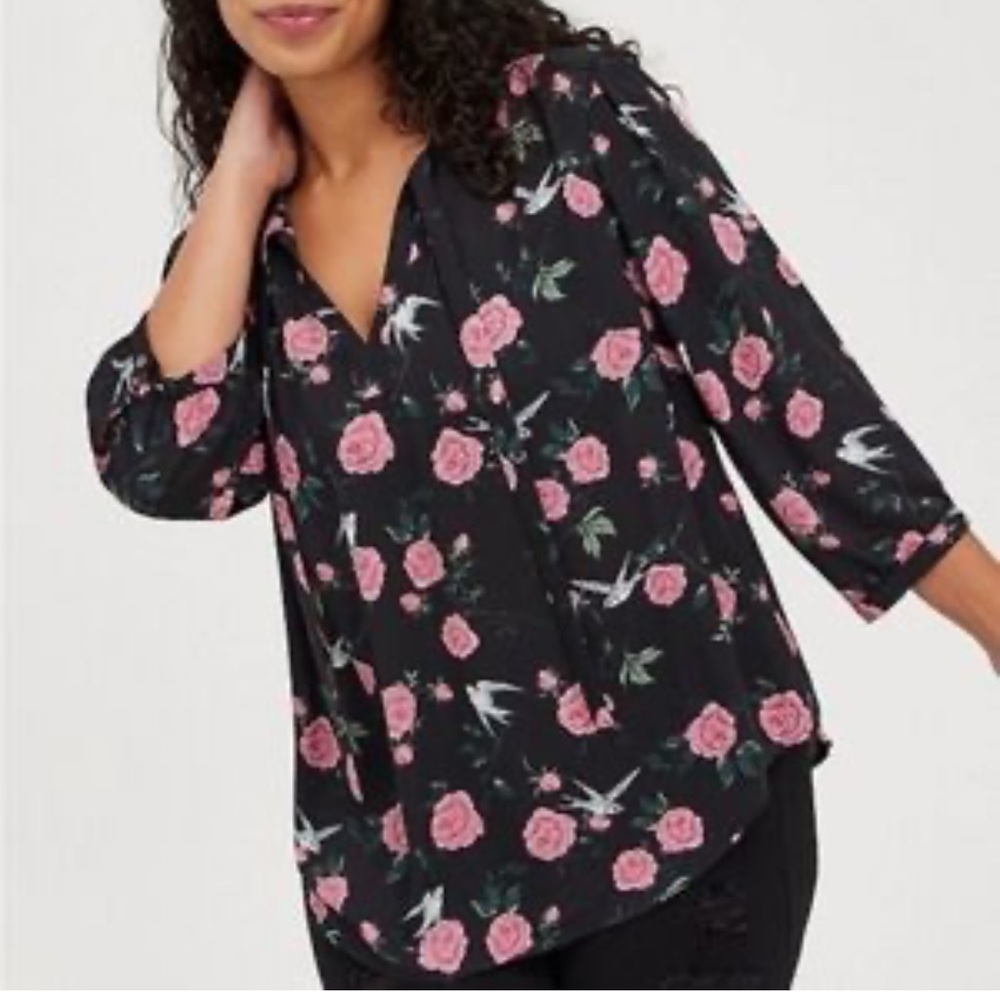 TORRID Womens Floral Bird Print Top Size 2X Black Bow Neck Tie 3/4 Sleeve Office